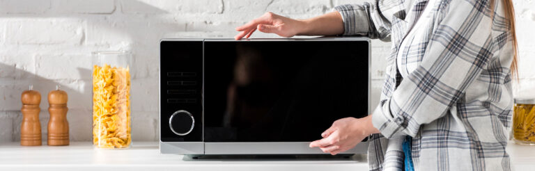 Inspection de fours à micro-ondes : contrôle qualité et check-list d&rsquo;inspection avant expédition